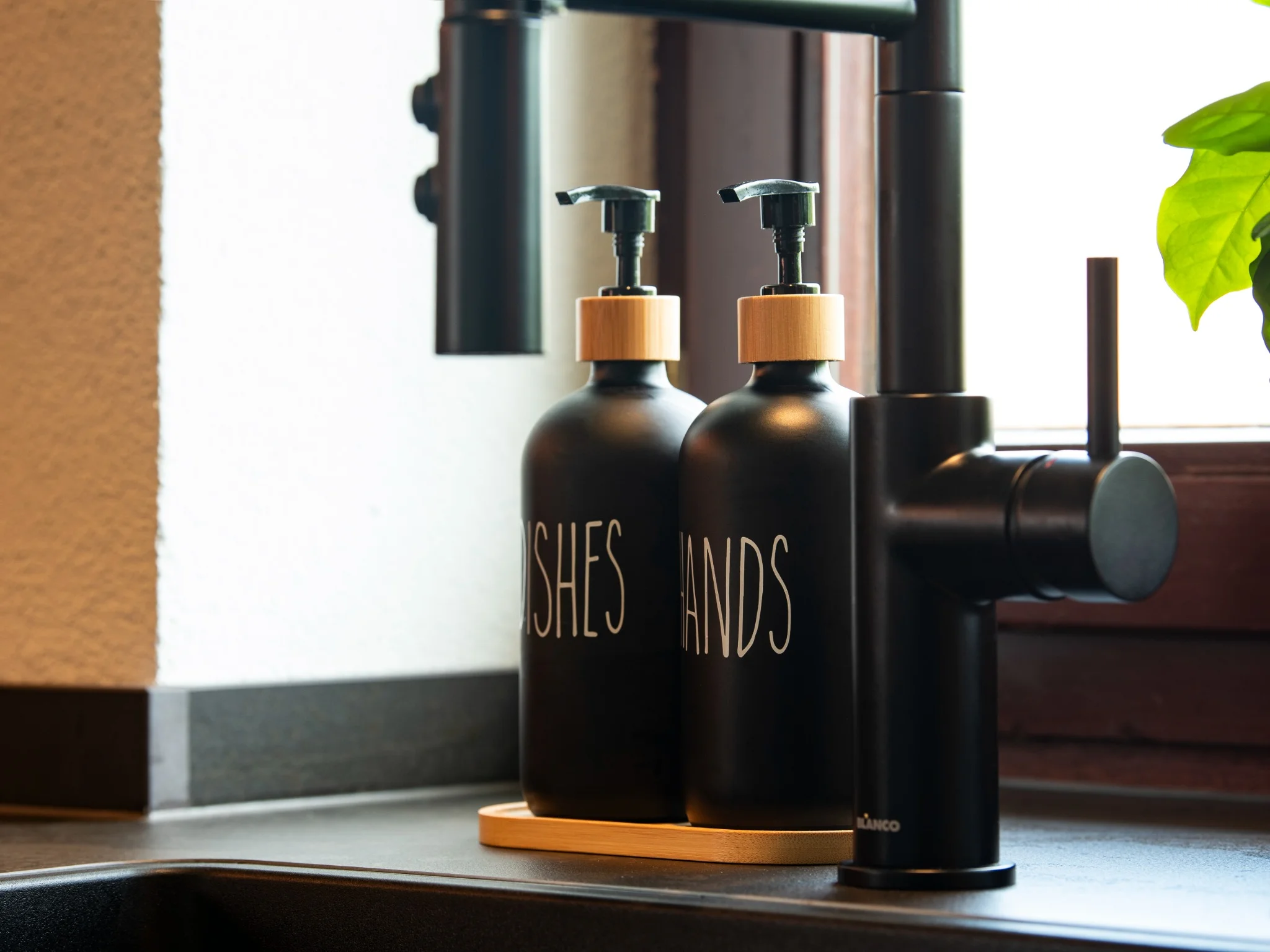 Detail der Arbeitsplatte und Induktionskochfeld