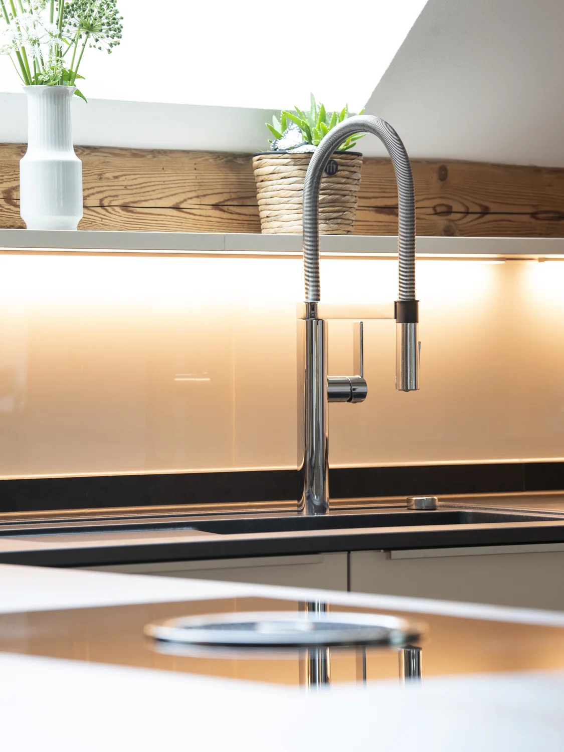 Holzdetails und Dekoration