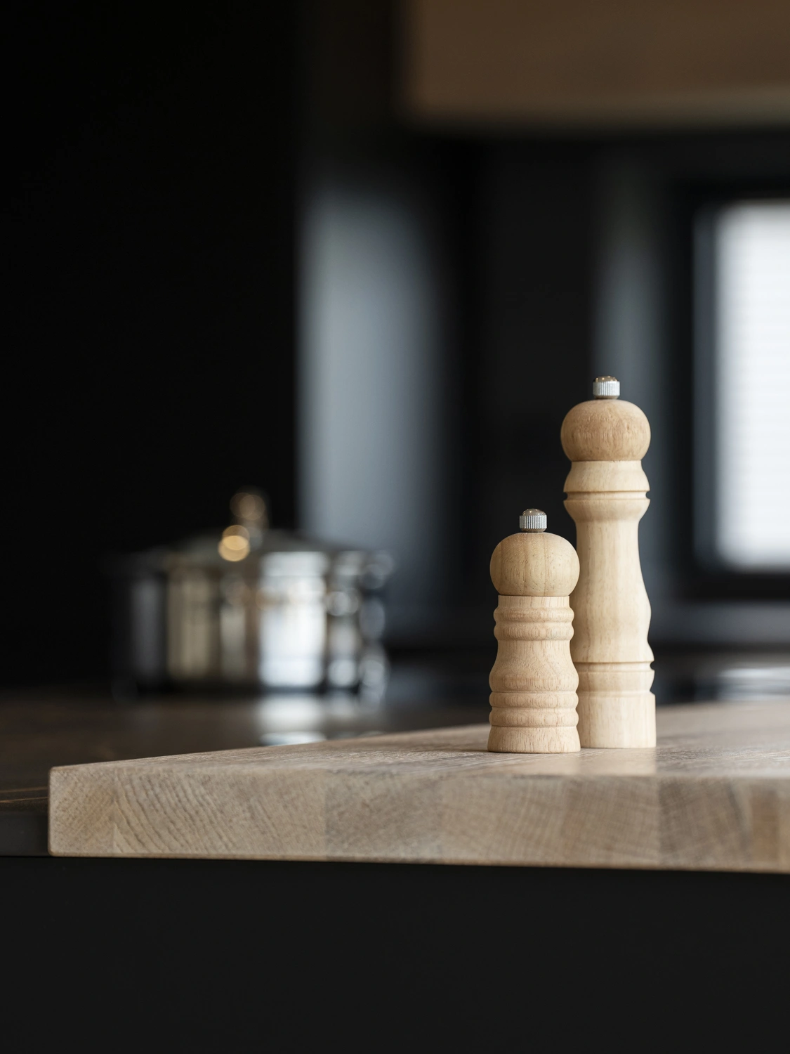 Hochschrankwand und Insel