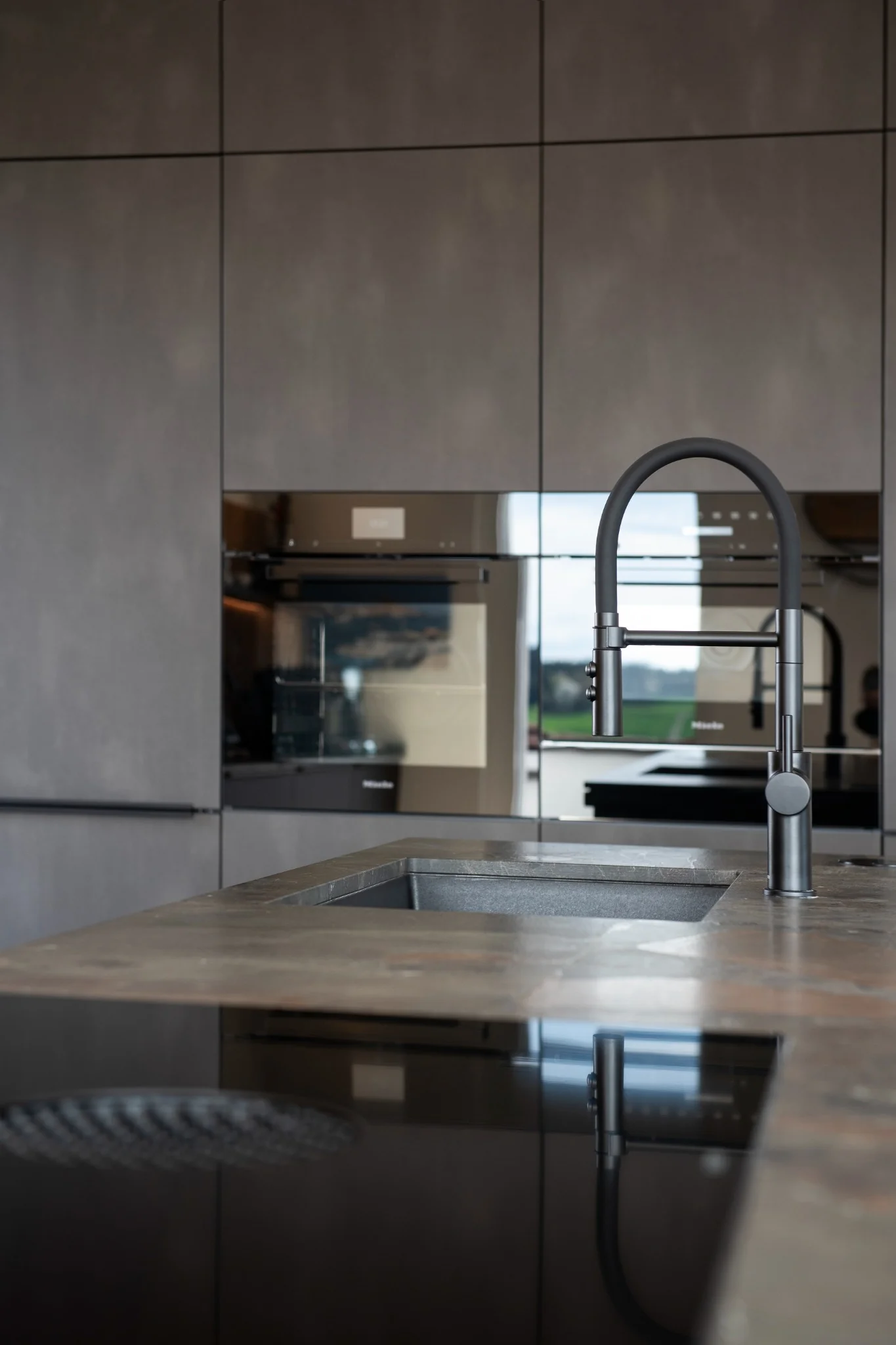 Arbeitsfläche und Gerätezonen